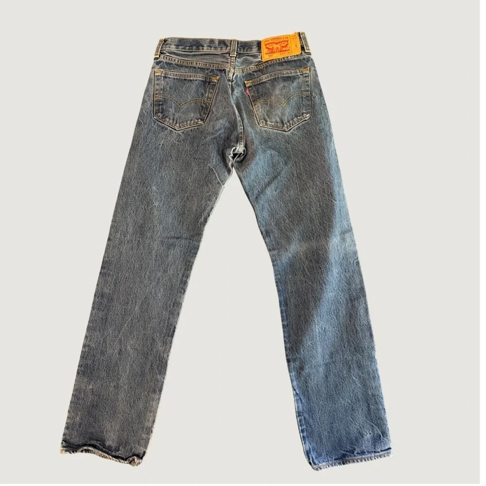 Levis 501 Original Fit Jeans Mens W33 L34 Medium Wash Blue Button Fly 00501-0000